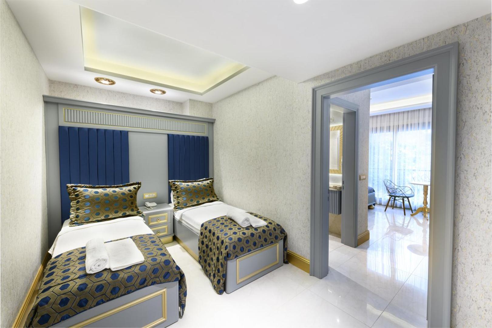Five Diamonds Hotels Alacatı Bagian luar foto