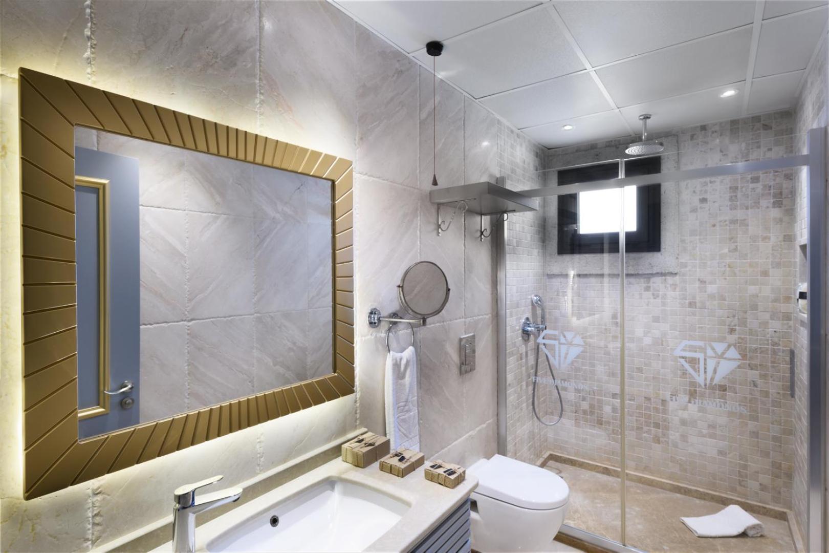 Five Diamonds Hotels Alacatı Bagian luar foto