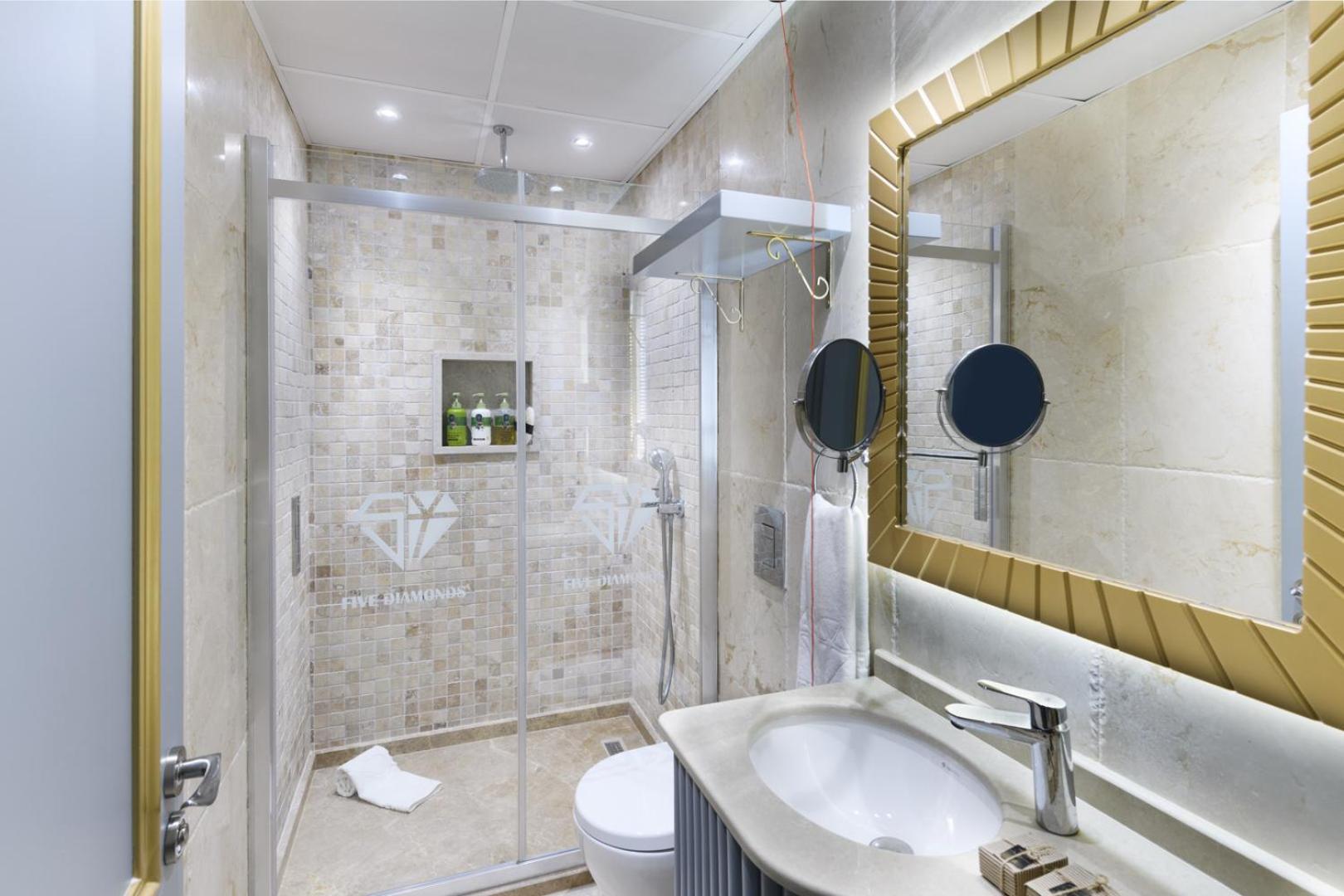 Five Diamonds Hotels Alacatı Bagian luar foto