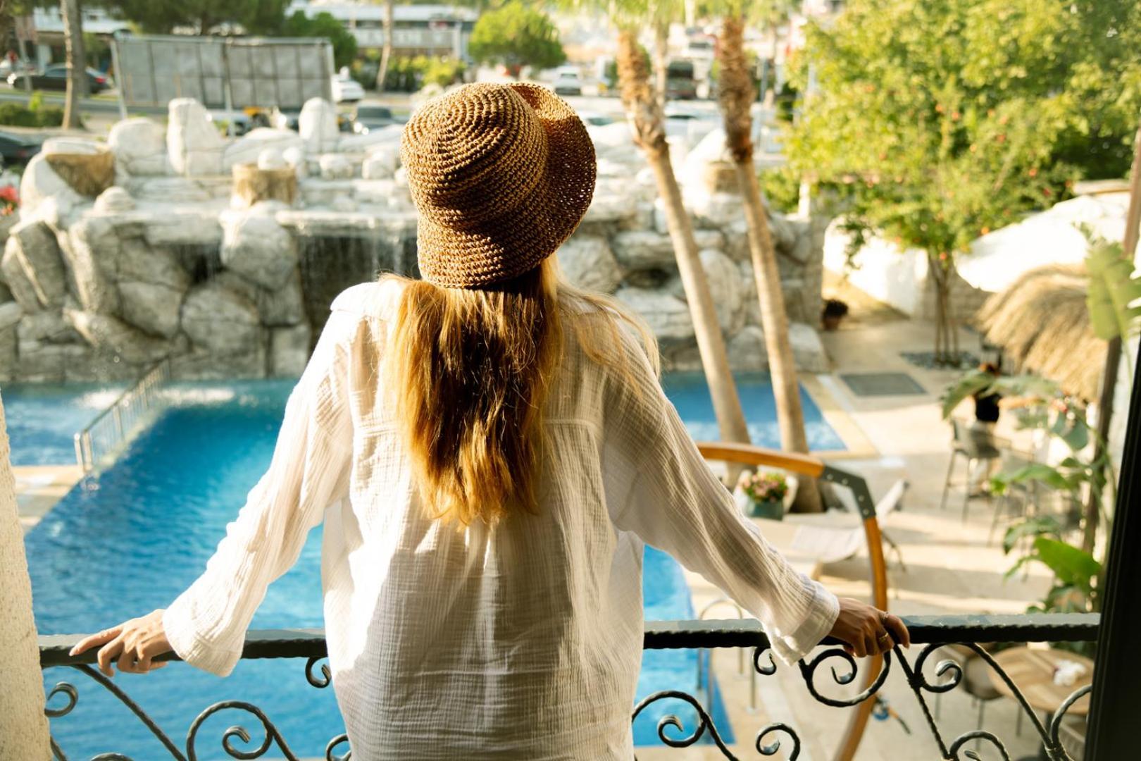 Five Diamonds Hotels Alacatı Bagian luar foto