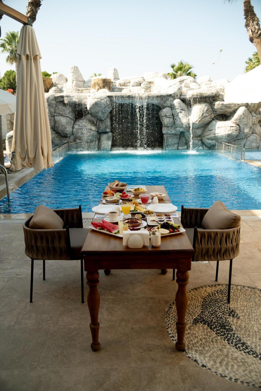 Five Diamonds Hotels Alacatı Bagian luar foto